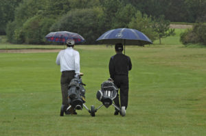 ゴルフ　練習　雨　打ちっぱなし